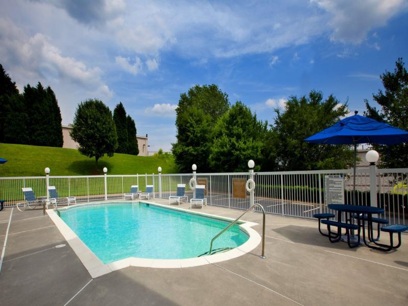 Four Points By Sheraton Charlotte/Пайнвилл Экстерьер фото